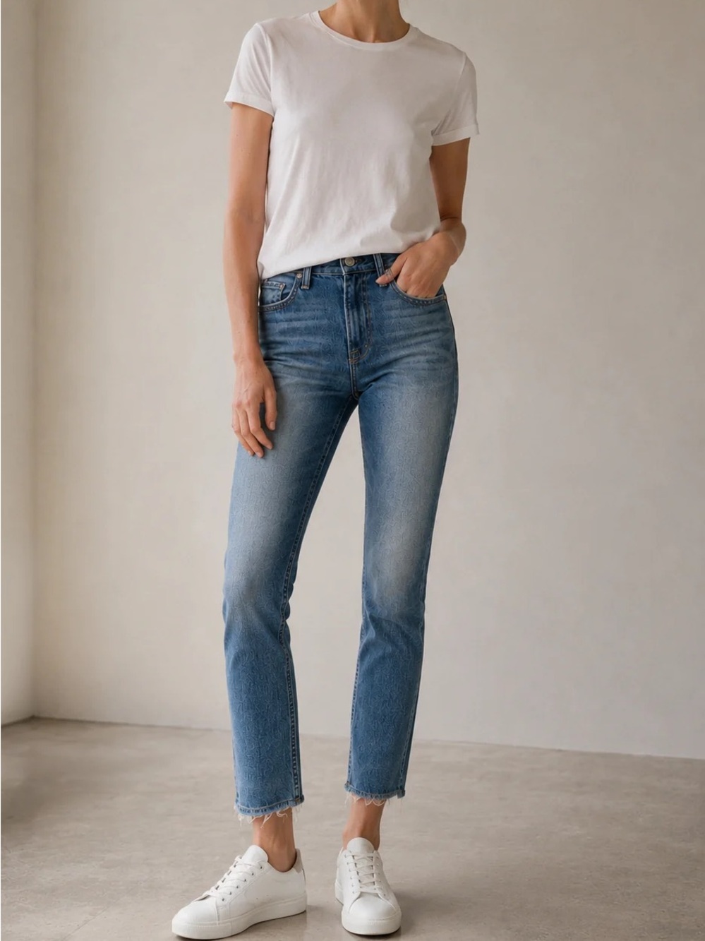 Eve High Rise Crop Slim Straight
